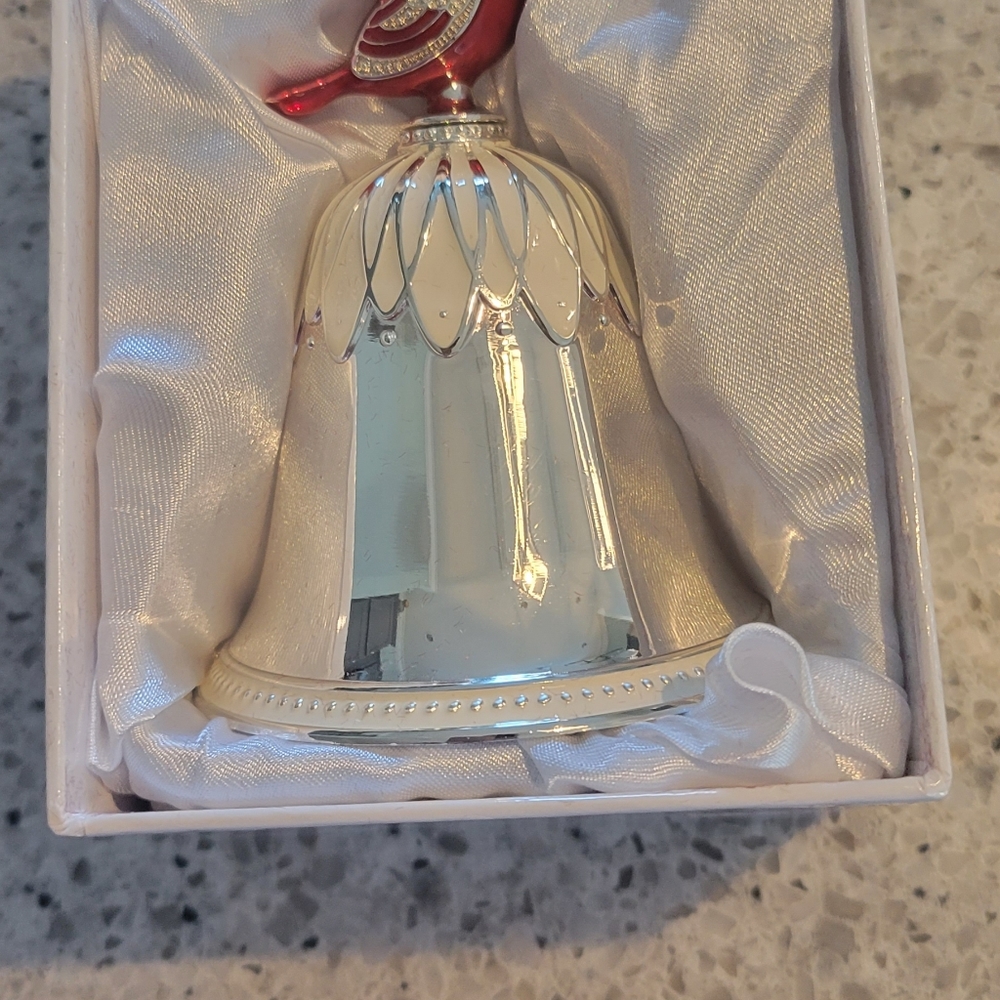 SILVER PLATED, COLECTIBAL BRAND NEW TR BRAND, IN THE ORIGINAL PACHEGE/BOX.